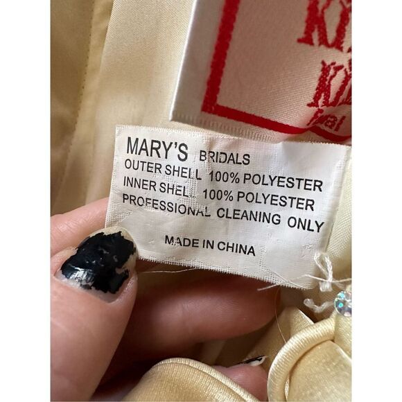 Stunning light yellow strapless gown , lace up back silk feel retails over $300 - Picture 13 of 14